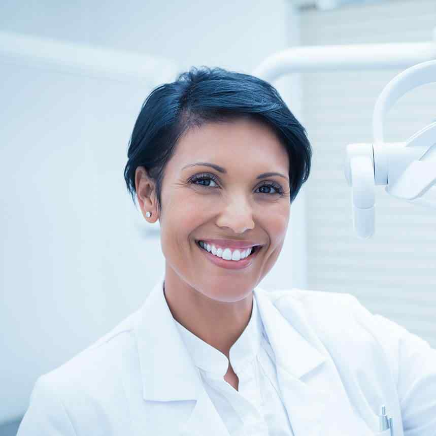 https://mintdental-clinic.com/wp-content/uploads/2020/02/doctor-01.jpg
