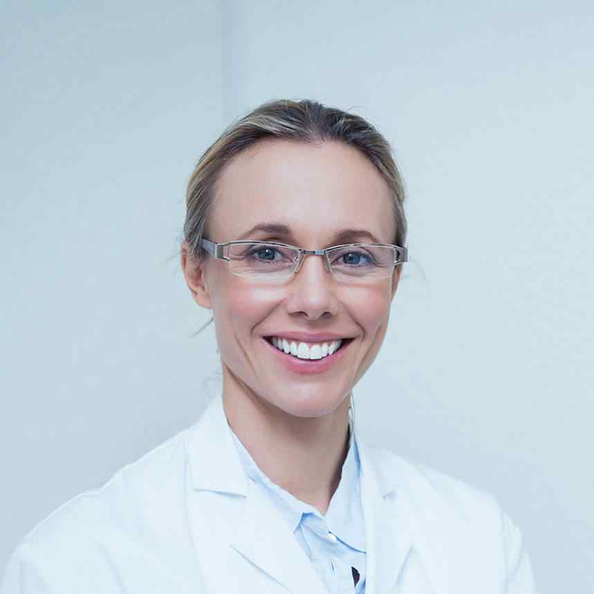 https://mintdental-clinic.com/wp-content/uploads/2020/02/doctor-02.jpg