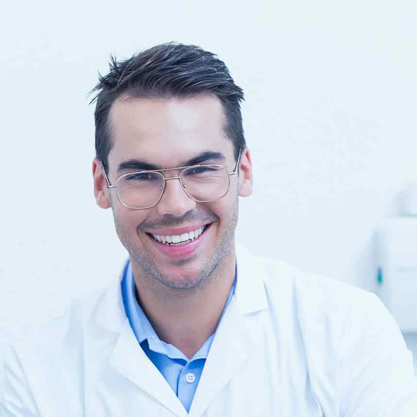 https://mintdental-clinic.com/wp-content/uploads/2020/02/doctor-03.jpg